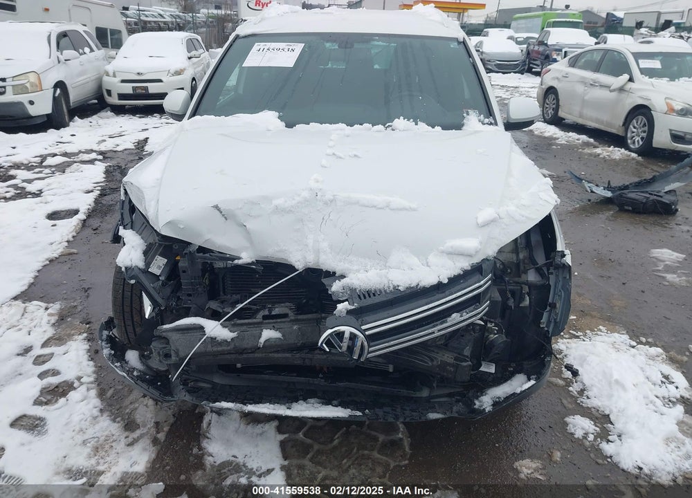 2016 VOLKSWAGEN TIGUAN R-LINE VIN: WVGBV7AX6GW049513