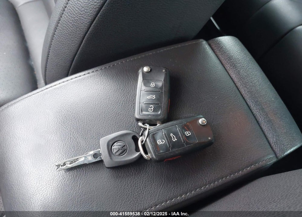 2016 VOLKSWAGEN TIGUAN R-LINE VIN: WVGBV7AX6GW049513