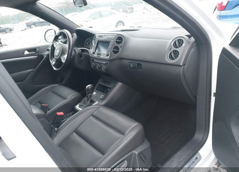 2016 VOLKSWAGEN TIGUAN R-LINE VIN: WVGBV7AX6GW049513