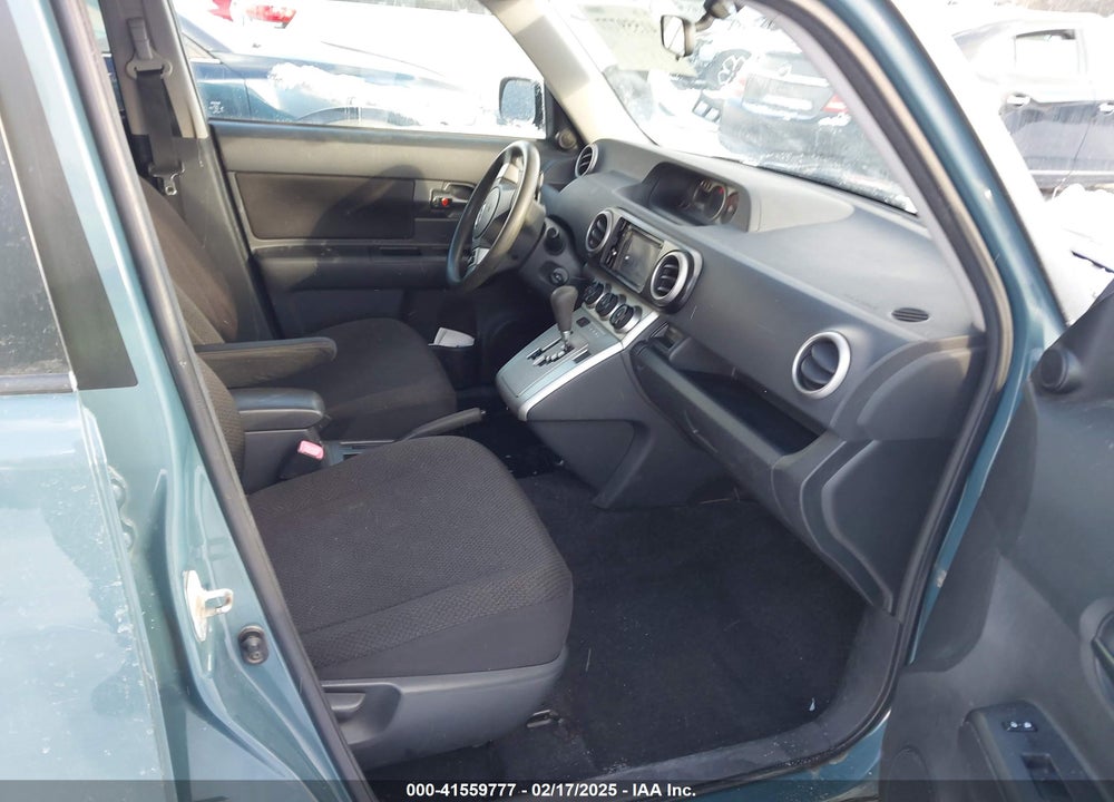 2010 SCION XB VIN: JTLZE4FE0A1104586
