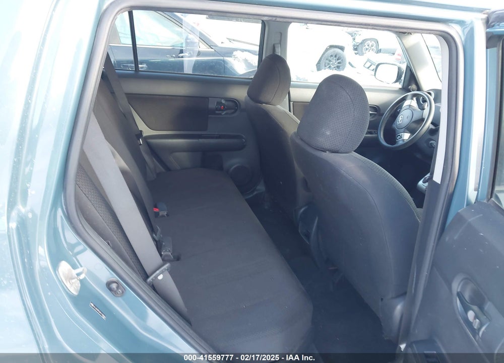 2010 SCION XB VIN: JTLZE4FE0A1104586