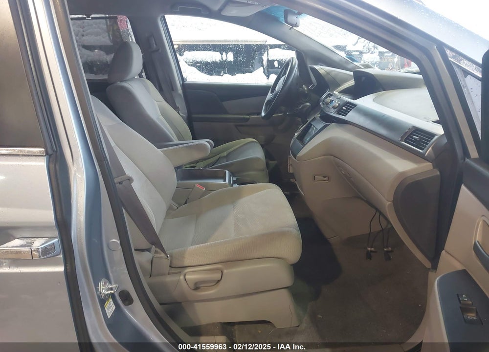 2011 HONDA ODYSSEY VIN: 5FNRL5H48BB014817