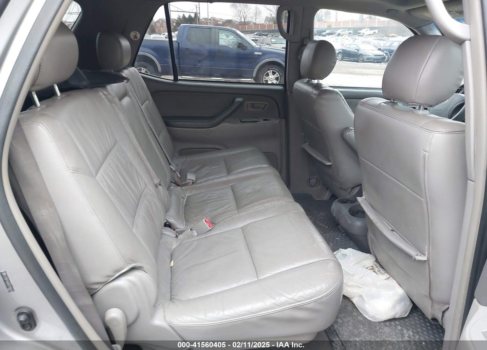 2005 TOYOTA SEQUOIA SR5 V8 VIN: 5TDBT44A95S246415