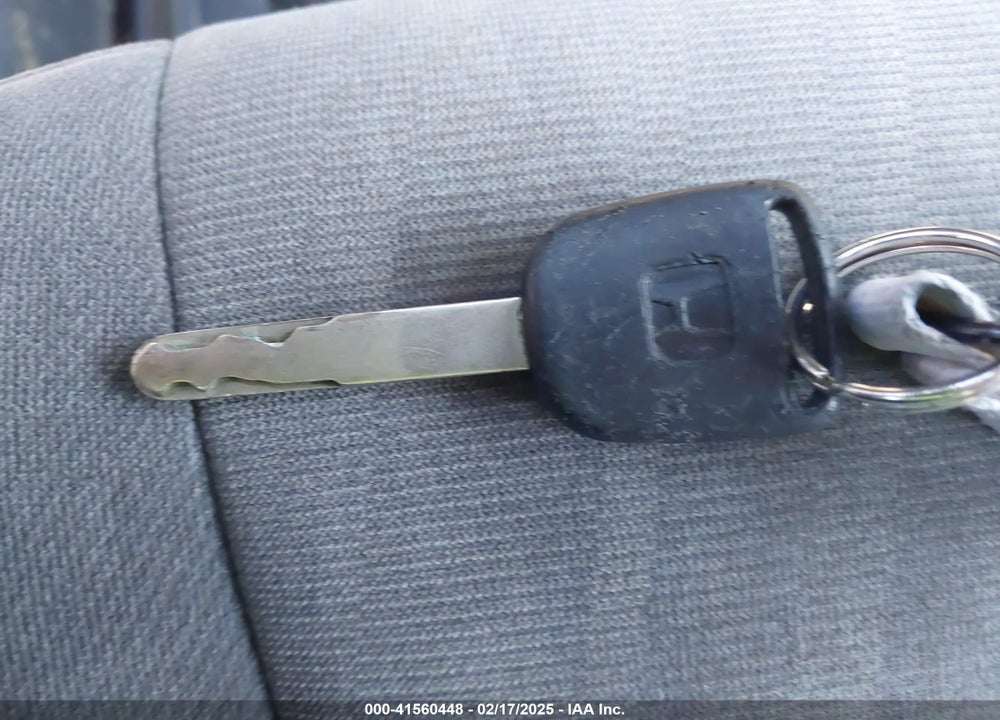 2005 HONDA CIVIC LX VIN: 2HGES16515H560753