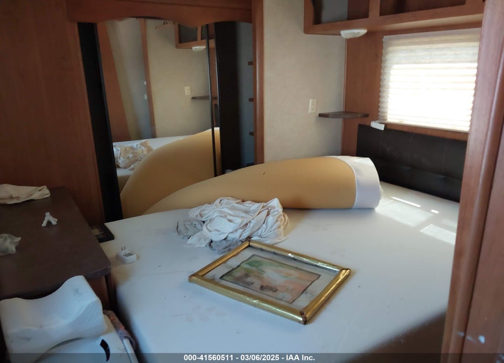 2012 CROSSROADS HAMPTON TRAVEL TRAILER VIN: 4V0TC3821CG002711