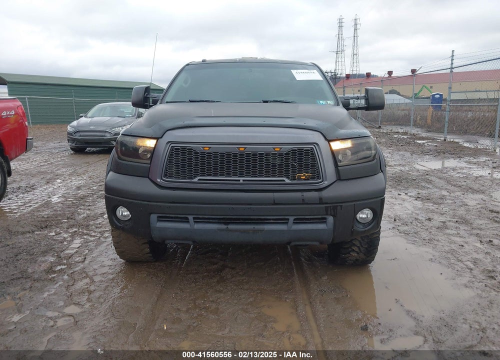 2012 TOYOTA TUNDRA SR5 5.7L V8 VIN: 5TFCY5F10CX013703