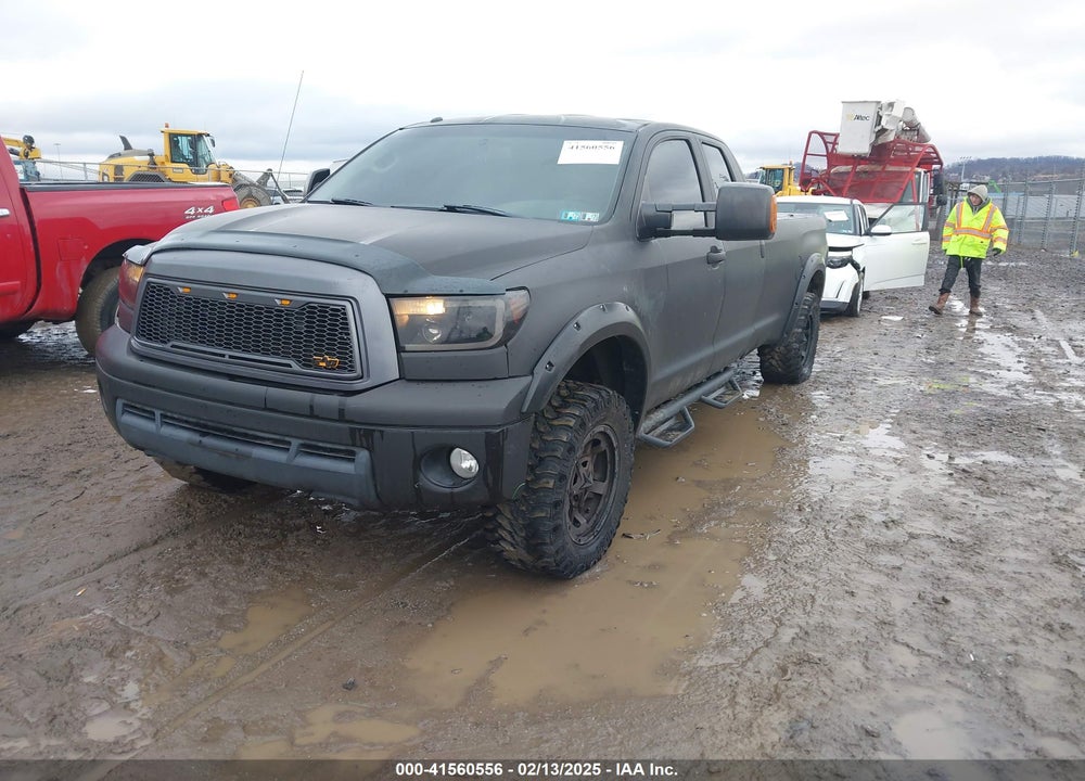 2012 TOYOTA TUNDRA SR5 5.7L V8 VIN: 5TFCY5F10CX013703