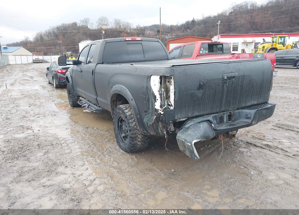 2012 TOYOTA TUNDRA SR5 5.7L V8 VIN: 5TFCY5F10CX013703