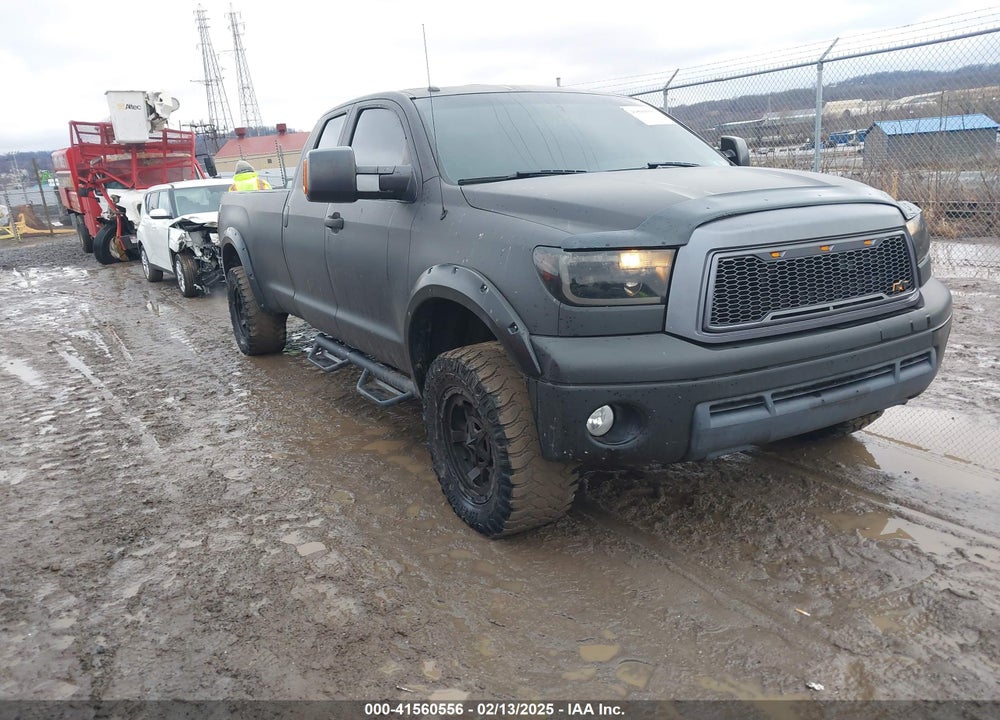 2012 TOYOTA TUNDRA SR5 5.7L V8 VIN: 5TFCY5F10CX013703