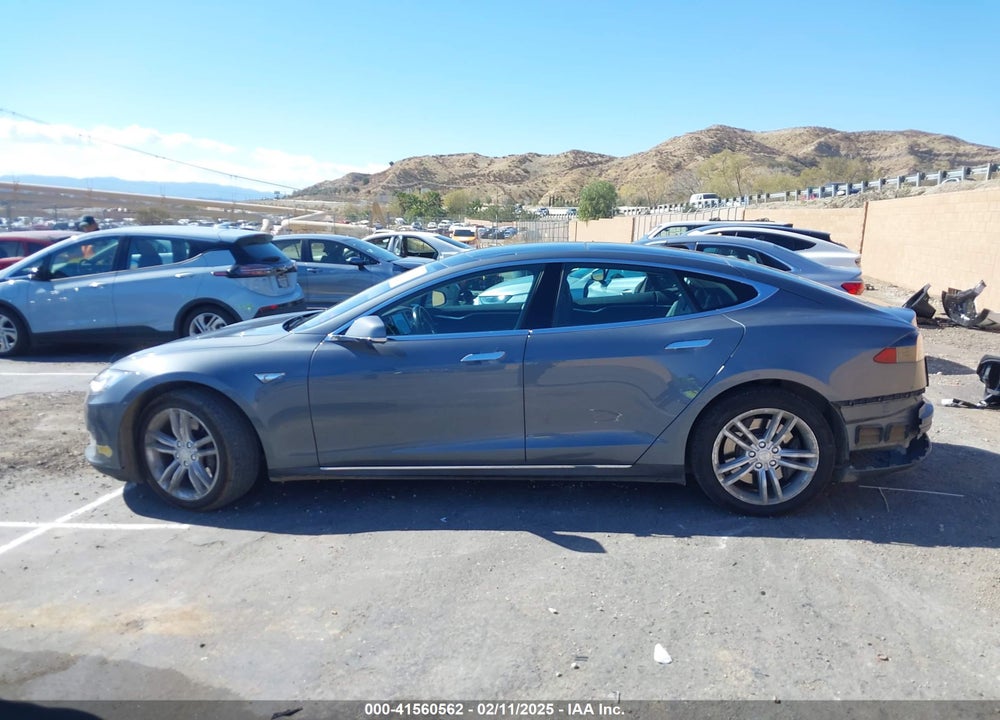 2013 TESLA MODEL S VIN: 5YJSA1CNXDFP24773