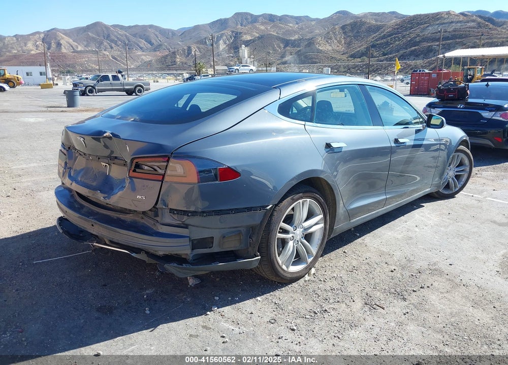 2013 TESLA MODEL S VIN: 5YJSA1CNXDFP24773