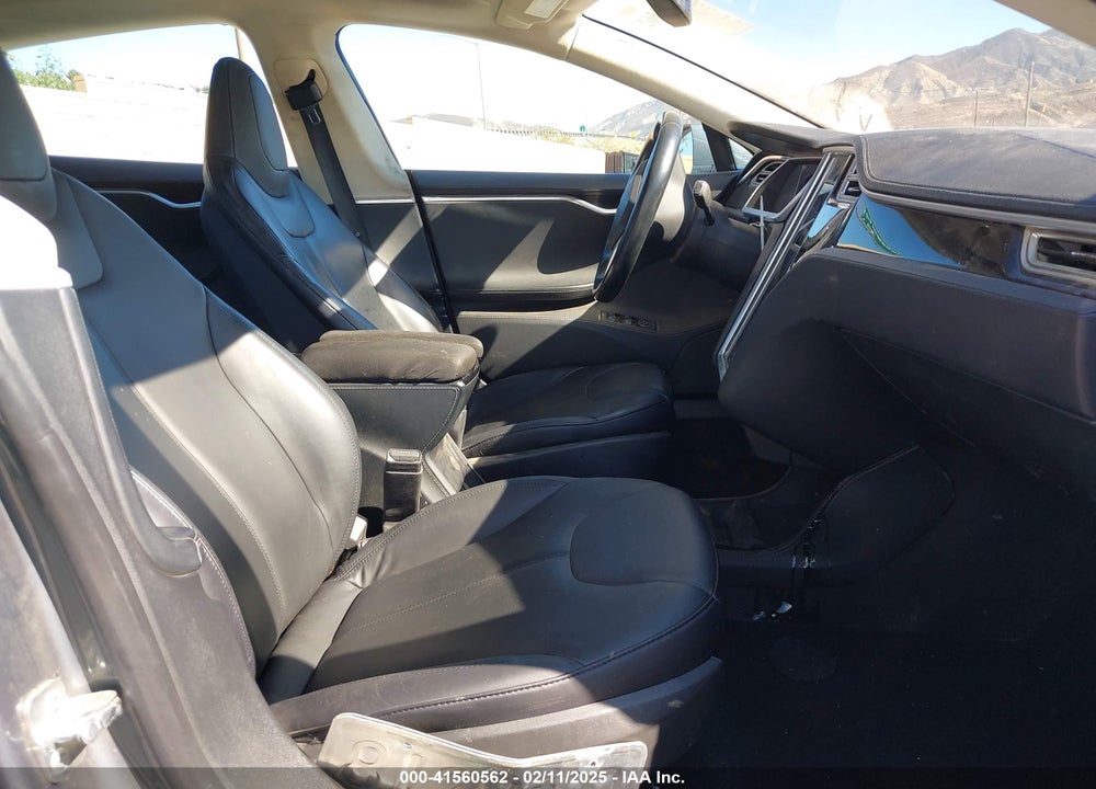 2013 TESLA MODEL S VIN: 5YJSA1CNXDFP24773