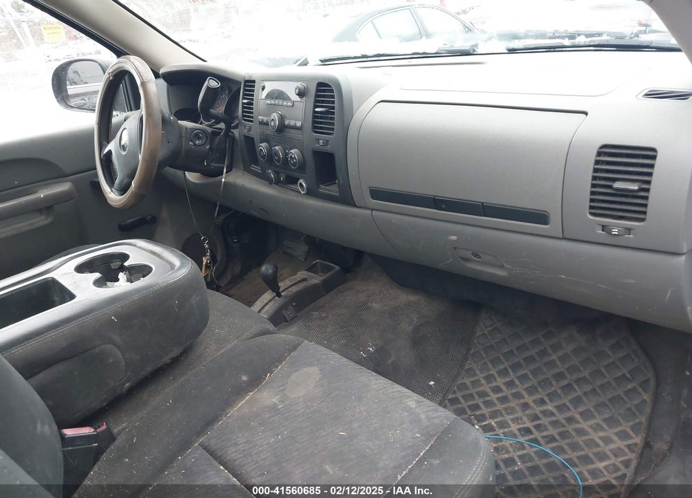 2011 CHEVROLET SILVERADO 1500 VIN: 1GCNKPEA6BZ263845