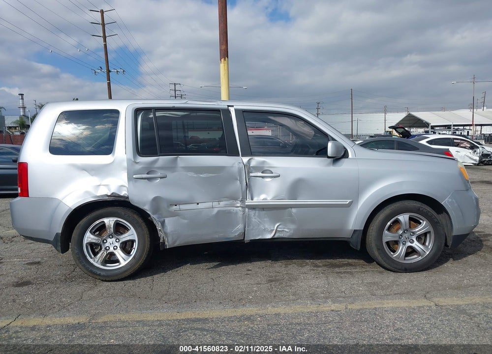 2014 HONDA PILOT EX VIN: 5FNYF3H41EB006893