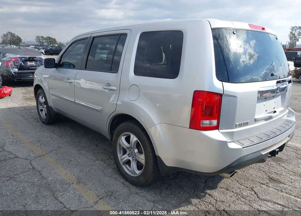 2014 HONDA PILOT EX VIN: 5FNYF3H41EB006893
