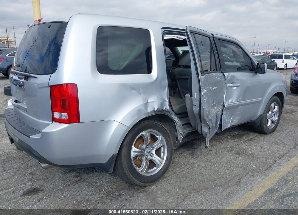 2014 HONDA PILOT EX VIN: 5FNYF3H41EB006893