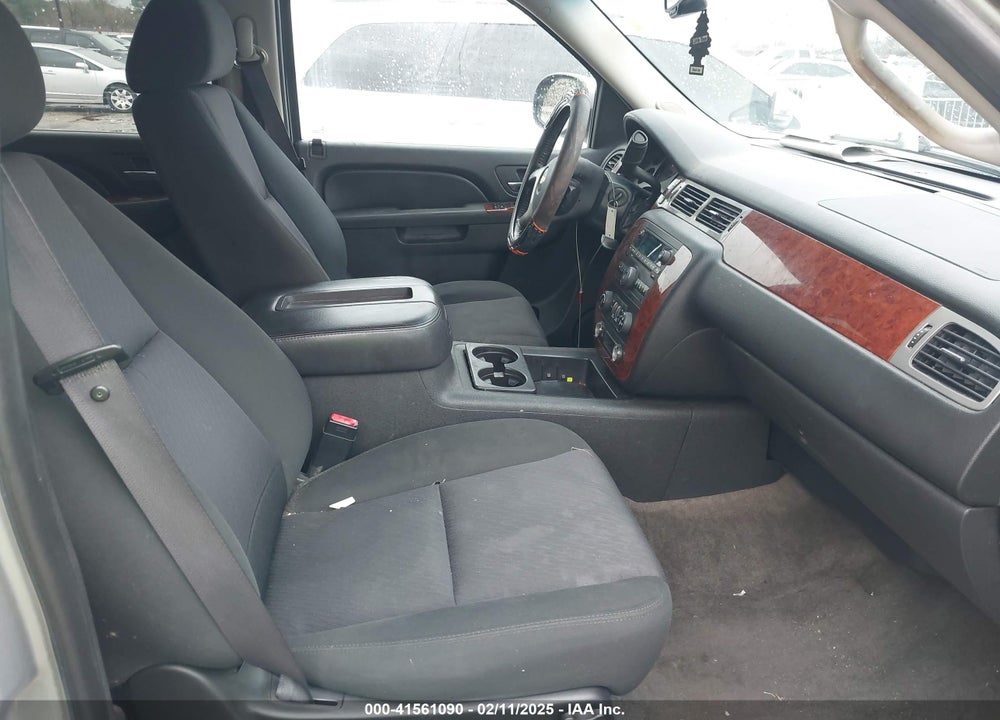 2011 CHEVROLET SUBURBAN 1500 LS VIN: 1GNSCHE04BR284889