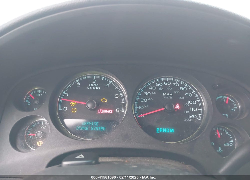2011 CHEVROLET SUBURBAN 1500 LS VIN: 1GNSCHE04BR284889
