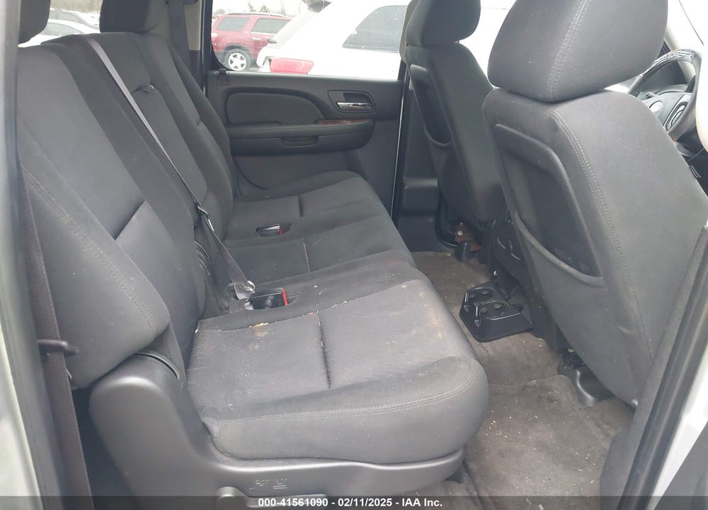 2011 CHEVROLET SUBURBAN 1500 LS VIN: 1GNSCHE04BR284889