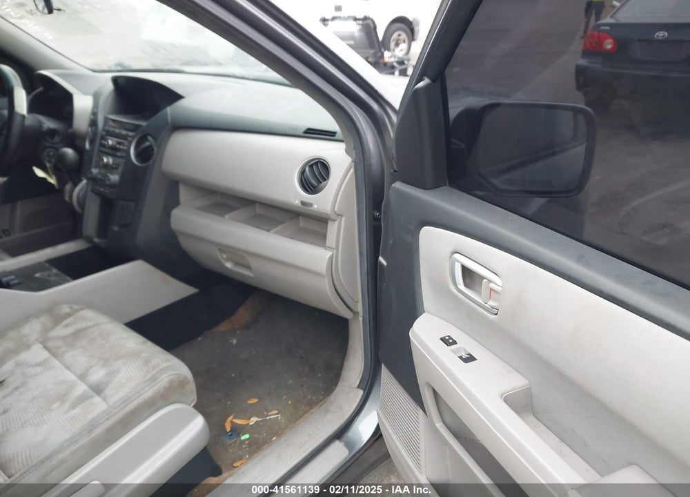 2013 HONDA PILOT LX VIN: 5FNYF3H24DB014225