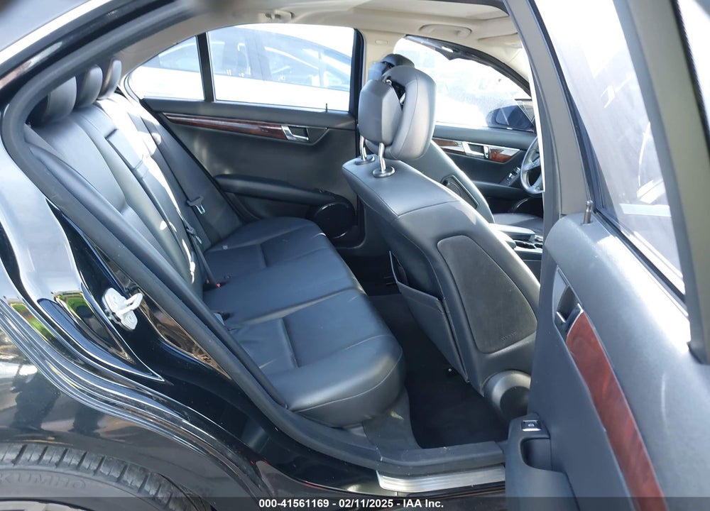 2008 MERCEDES-BENZ C 300 VIN: WDDGF54X88F185320