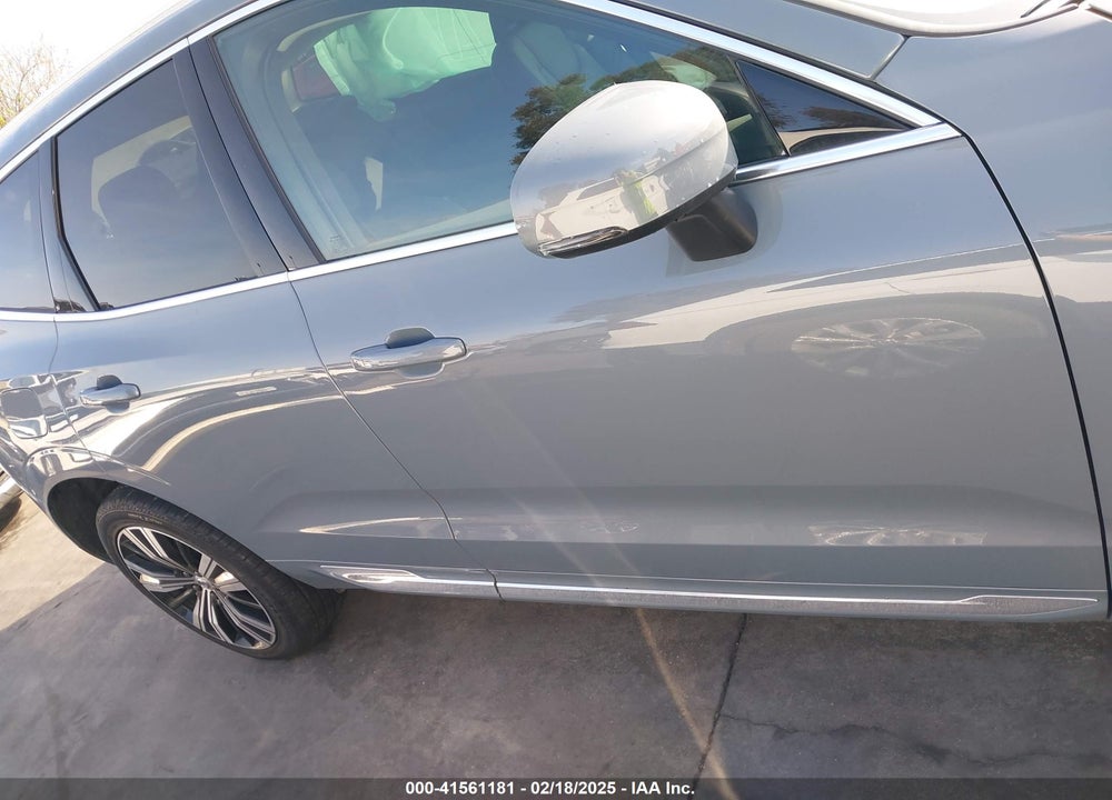 2023 VOLVO XC60 B5 PLUS BRIGHT THEME VIN: YV4L12RN8P1356993