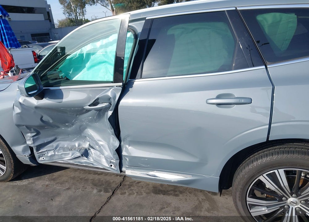 2023 VOLVO XC60 B5 PLUS BRIGHT THEME VIN: YV4L12RN8P1356993
