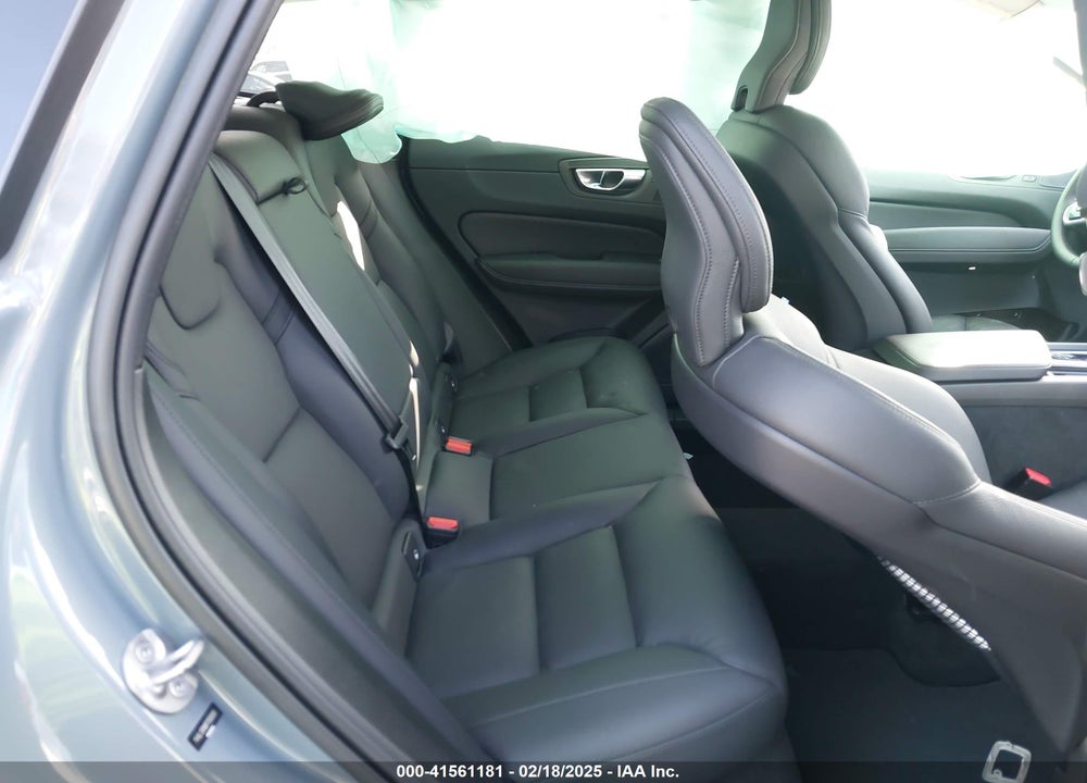2023 VOLVO XC60 B5 PLUS BRIGHT THEME VIN: YV4L12RN8P1356993