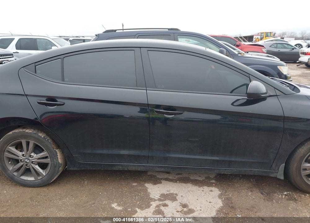 2017 HYUNDAI ELANTRA VIN: 5NPD84LF9HH207762
