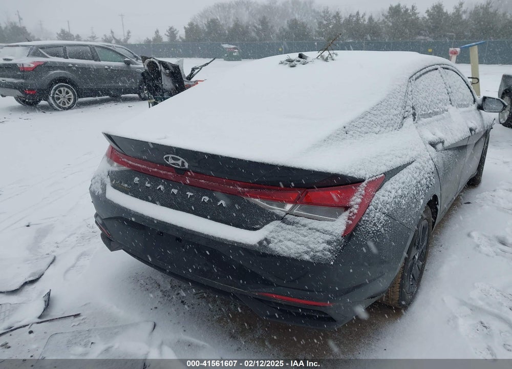 2021 HYUNDAI ELANTRA SEL VIN: 5NPLM4AG7MH051234