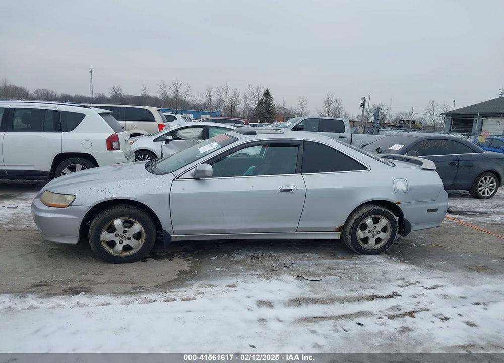 2001 HONDA ACCORD 2.3 EX VIN: 1HGCG325X1A012317