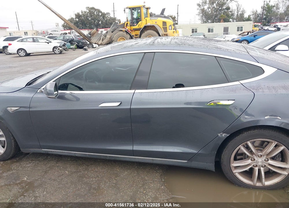 2016 TESLA S VIN: 5YJSA1E16GF130468