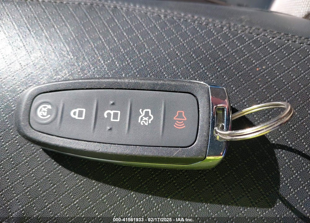 2014 FORD FOCUS TITANIUM VIN: 1FADP3N20EL379148