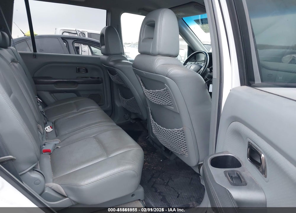 2004 HONDA PILOT EX-L VIN: 2HKYF18654H615426
