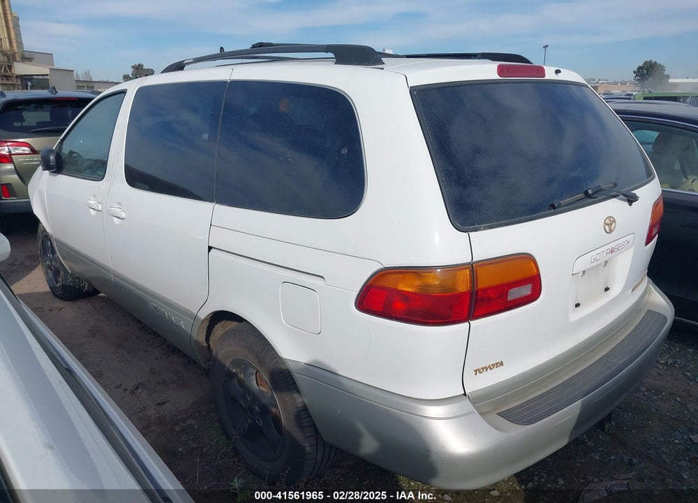 1998 TOYOTA SIENNA VIN: 4T3ZF13C3WU074731