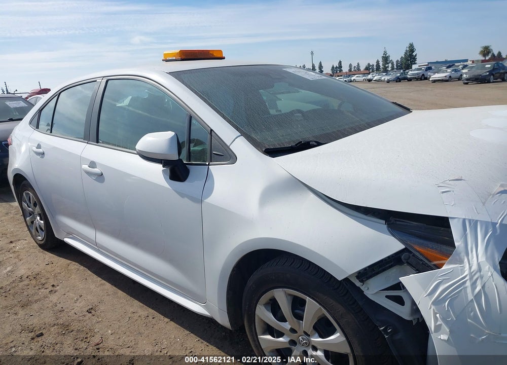 2022 TOYOTA COROLLA LE VIN: 5YFEPMAE7NP352511
