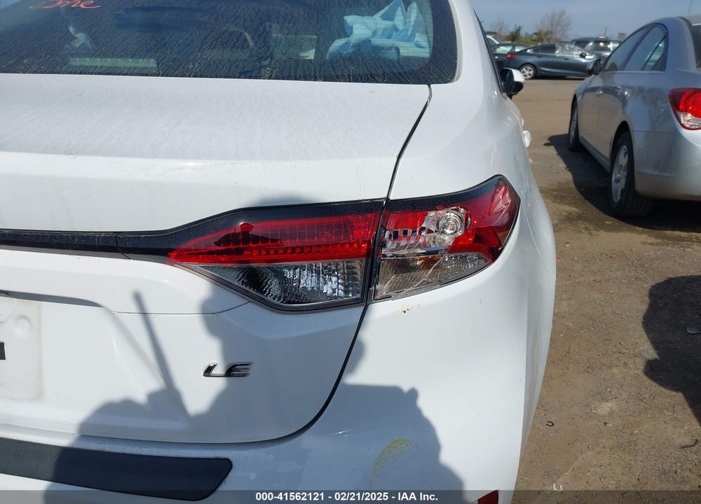 2022 TOYOTA COROLLA LE VIN: 5YFEPMAE7NP352511