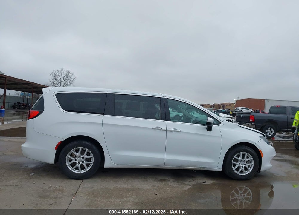 2017 CHRYSLER PACIFICA TOURING VIN: 2C4RC1DG1HR840463