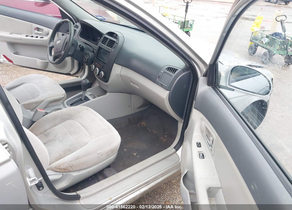 2008 KIA SPECTRA VIN: KNAFE121985537873