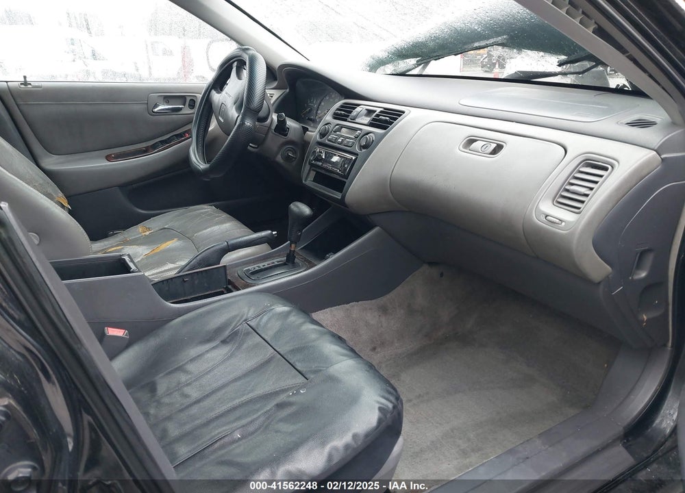 2000 HONDA ACCORD 3.0 EX VIN: 1HGCG1654YA093405