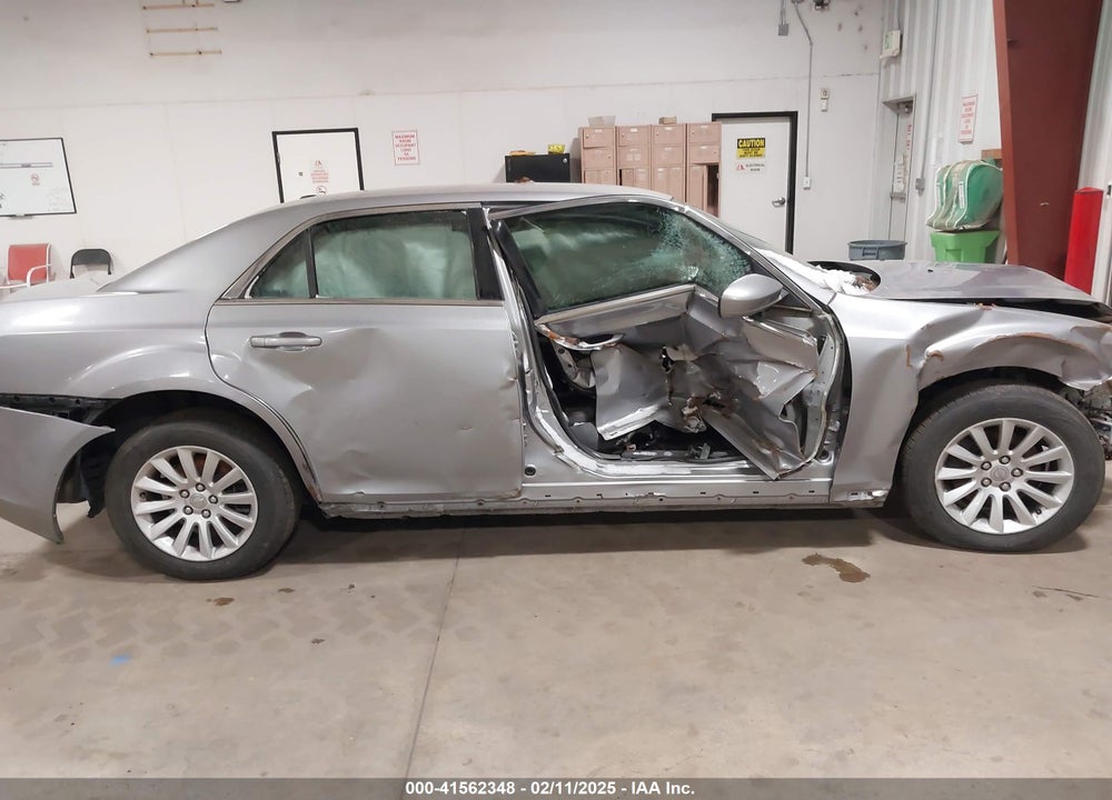 2014 CHRYSLER 300 VIN: 2C3CCAAG4EH181004