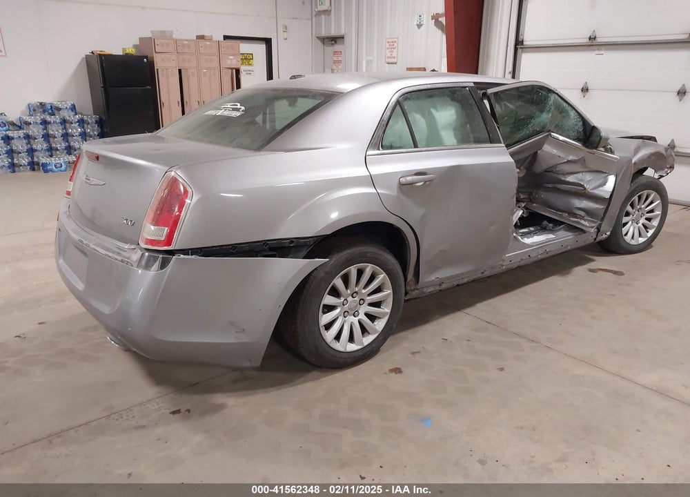 2014 CHRYSLER 300 VIN: 2C3CCAAG4EH181004