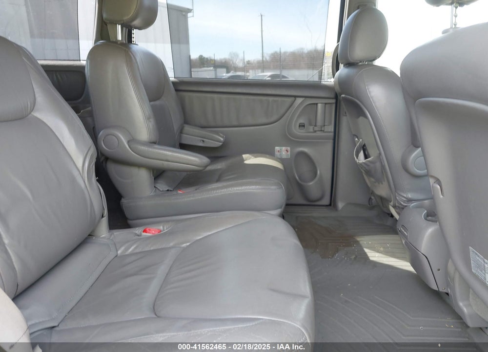 2004 TOYOTA SIENNA VIN: 5TDBA22C74S011380