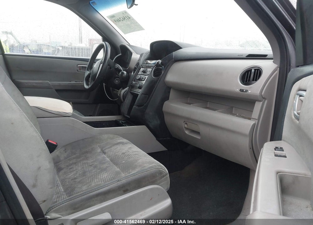 2015 HONDA PILOT LX VIN: 5FNYF3H28FB029622