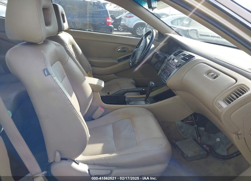 2001 HONDA ACCORD 3.0 EX VIN: 1HGCG22541A024456