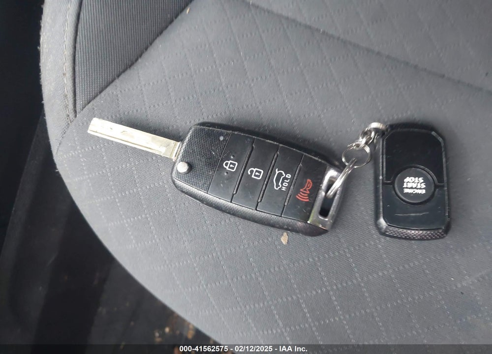 2017 KIA SORENTO 2.4L LX VIN: 5XYPG4A30HG277361