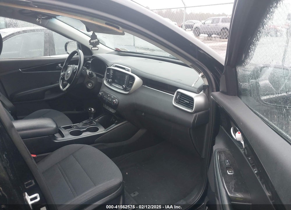 2017 KIA SORENTO 2.4L LX VIN: 5XYPG4A30HG277361