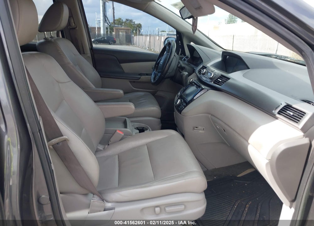 2016 HONDA ODYSSEY EX-L VIN: 5FNRL5H64GB114650