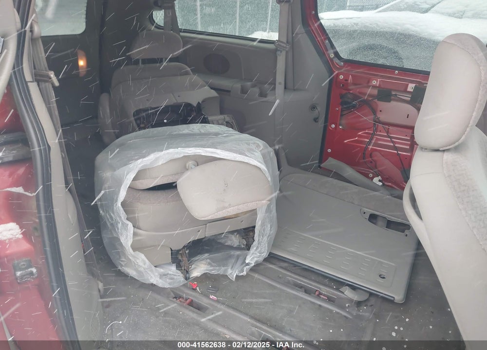 2001 DODGE GRAND CARAVAN SPORT VIN: 2B8GP44G41R112179