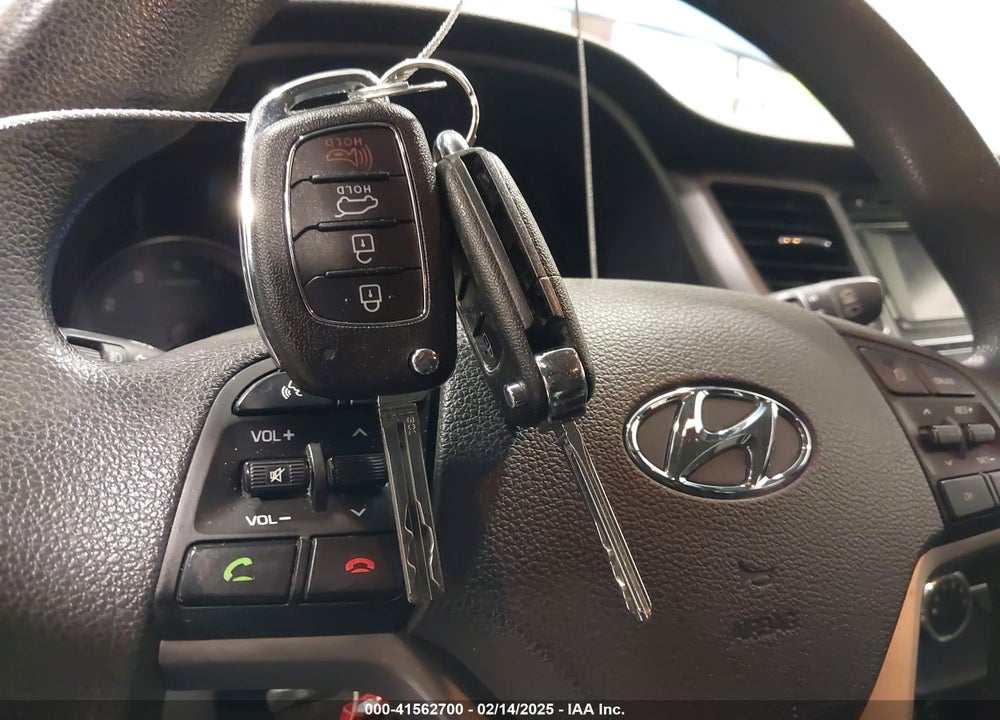 2016 HYUNDAI TUCSON SE VIN: KM8J3CA46GU237962